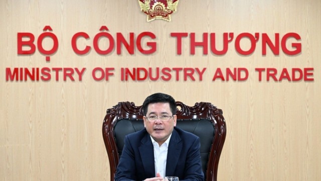 Bộ trưởng Nguyễn Hồng Diên làm việc với các đơn vị về xây dựng Luật Công nghiệp trọng điểm và chiến lược phát triển các ngành công nghiệp thuộc phạm vi quản lý nhà nước của Bộ Công Thương