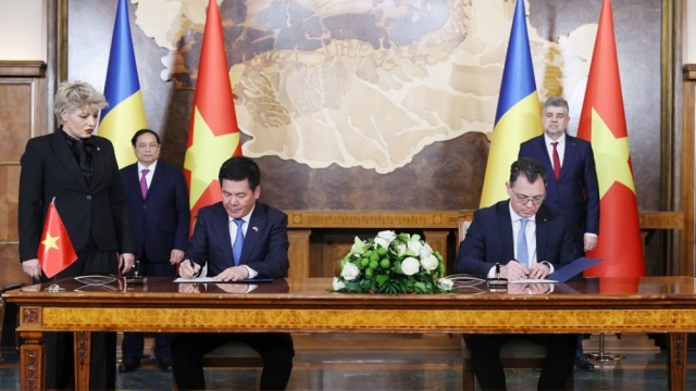 Các hoạt động của Bộ trưởng Nguyễn Hồng Diên trong khuôn khổ chuyến thăm chính thức của Thủ tướng Chính phủ Phạm Minh Chính tới Rumani