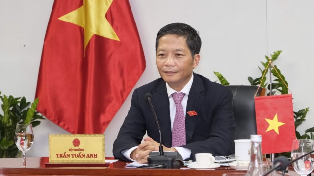 Ủy viên Bộ Chính trị, Trưởng ban Kinh tế Trung ương, Bộ trưởng Bộ Công Thương Trần Tuấn Anh điện đàm với Trưởng Đại diện Thương mại Hoa Kỳ (USTR)