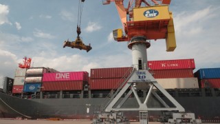 Xuất nhập khẩu hàng hóa nửa đầu năm nay ước đạt 238,4 tỷ USD