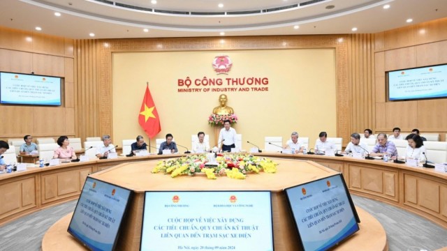 Bộ Công Thương làm việc với Bộ Khoa học Công nghệ về các tiêu chuẩn, quy chuẩn trạm sạc xe điện