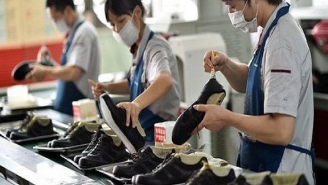 Ngành giày dép đối mặt thách thức gia tăng từ rào cản xanh  và yêu cầu chuỗi cung ứng