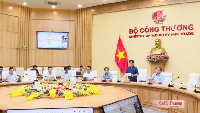 Bộ Công Thương phổ biến, đôn đốc phát triển điện mặt trời mái nhà cơ quan công sở, trường học, bệnh viện và hộ gia đình