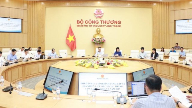 Bộ Công Thương họp đánh giá tình hình cung cầu và giá nhiên liệu sơ cấp các tháng còn lại năm 2026 và năm 2027