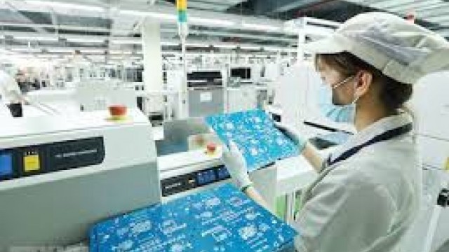 Phân tích, đánh giá tình hình xuất khẩu hàng điện tử của Việt Nam sang thị trường UAE; dung lượng và quy định thị trường nhập khẩu UAE tháng 7/2026 và triển vọng xuất khẩu của Việt Nam