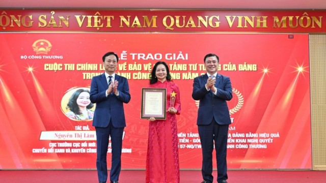 Cuộc thi chính luận bảo vệ nền tảng tư tưởng của Đảng trong ngành Công Thương trao giải 28 tác phẩm xuất sắc