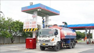 Bộ Công Thương yêu cầu doanh nghiệp chủ động nguồn cung, không gián đoạn phân phối xăng dầu