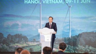Việt Nam mở 'đường băng' cho điện gió ngoài khơi
