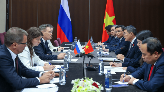 Bộ trưởng Lê Mạnh Hùng tháp tùng Thủ tướng Chính phủ tham dự Hội nghị Cấp cao kỷ niệm 35 năm quan hệ ASEAN - Nga và thúc đẩy hợp tác năng lượng