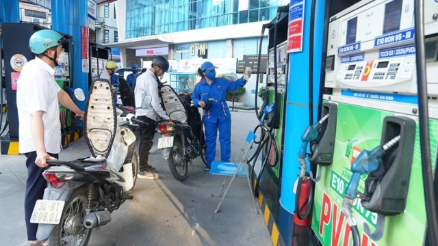 Người dân chủ động, tự tin sử dụng xăng E10