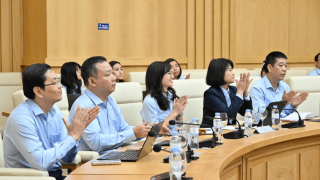 Bộ trưởng Lê Mạnh Hùng làm việc với Cục Xuất nhập khẩu