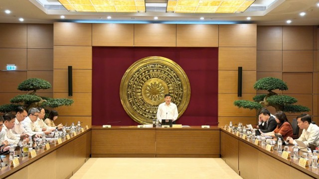 Xây dựng cơ chế đột phá, khơi thông nguồn lực phát triển văn hóa toàn diện 