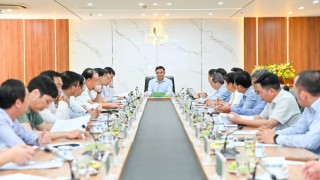 Quyền Bộ trưởng Bộ Công Thương Lê Mạnh Hùng làm việc với BSR về đảm bảo an ninh năng lượng giai đoạn mới