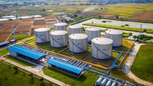 Khủng hoảng xăng dầu toàn cầu và cách các quốc gia ứng phó