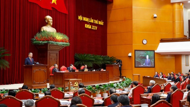 Chỉ thị của Bộ Chính trị về nghiên cứu, học tập, quán triệt, tuyên truyền và triển khai thực hiện Nghị quyết Đại hội đại biểu toàn quốc lần thứ XIV của Đảng