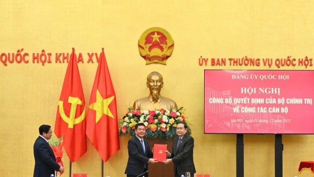 Công bố Quyết định của Bộ Chính trị chỉ định Bộ trưởng Nguyễn Hồng Diên giữ chức Phó Bí thư Đảng ủy Quốc hội