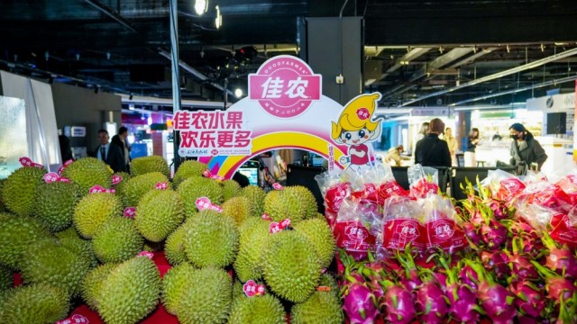 Sự kiện ngày hàng Việt Nam tại Trung Quốc và Lễ hội trái cây Việt Nam tại siêu thị Wumart, Bắc Kinh, Trung Quốc