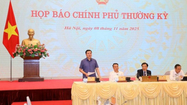 Thứ trưởng Nguyễn Sinh Nhật Tân trả lời báo chí về các giải pháp ngăn chặn hàng giả, hàng nhái trên sàn thương mại điện tử