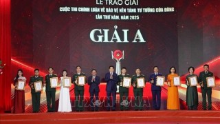 Chủ tịch nước dự Lễ trao giải Cuộc thi Chính luận về Bảo vệ nền tảng tư tưởng của Đảng lần thứ Năm