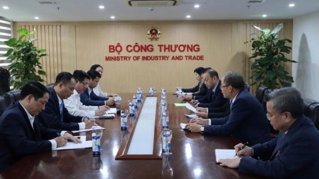 Bộ trưởng Nguyễn Hồng Diên tiếp Chủ tịch Công ty Toyota châu Á