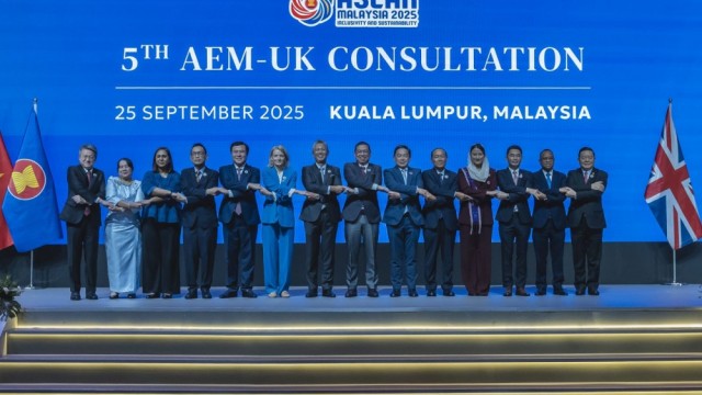 Các Hội nghị tham vấn cấp bộ trưởng kinh tế giữa ASEAN và các đối tác: Úc, Niu Di-lân, Vương quốc Anh, Liên Minh Châu Âu, Đông Á và Hiệp định đối tác kinh tế toàn diện khu vực