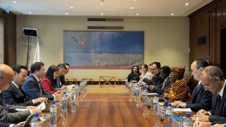 Thứ trưởng Bộ Công Thương Nguyễn Sinh Nhật Tân gặp Tổng Giám đốc WTO Ngozi Okonjo-Iweala