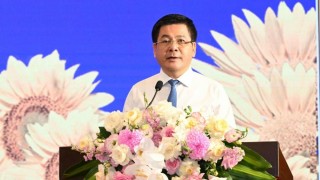 Bộ trưởng Nguyễn Hồng Diên dự Hội nghị biểu dương gia đình công nhân, viên chức, người lao động tiêu biểu