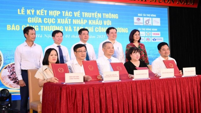 Tăng cường công tác truyền thông được Cục Xuất nhập khẩu (Bộ Công Thương) coi là nhiệm vụ quan trọng nhằm thực hiện  quản lý nhà nước về xuất xứ hàng hóa