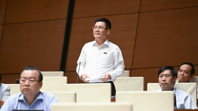 Bộ trưởng Nguyễn Hồng Diên giải trình các nhóm vấn đề đại biểu Quốc hội quan tâm liên quan đến lĩnh vực quản lý ngành Công Thương