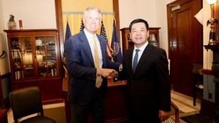 Bộ trưởng Nguyễn Hồng Diên làm việc với Thượng nghị sĩ Roger Marshall