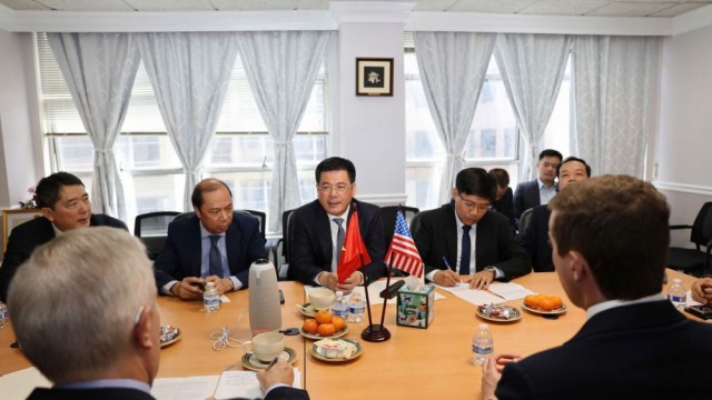 Bộ trưởng Nguyễn Hồng Diên làm việc với Hội đồng Kinh doanh Hoa Kỳ - ASEAN (USABC), Hiệp hội Dệt may, Giày dép Hoa Kỳ (AAFA) và các doanh nghiệp thành viên