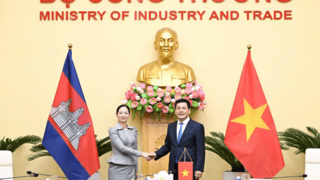 Bộ trưởng Bộ Công Thương Nguyễn Hồng Diên và Bộ trưởng Bộ Thương mại Campuchia hội đàm, ký kết Bản Thỏa thuận Thúc đẩy Thương mại song phương giai đoạn 2025 - 2026