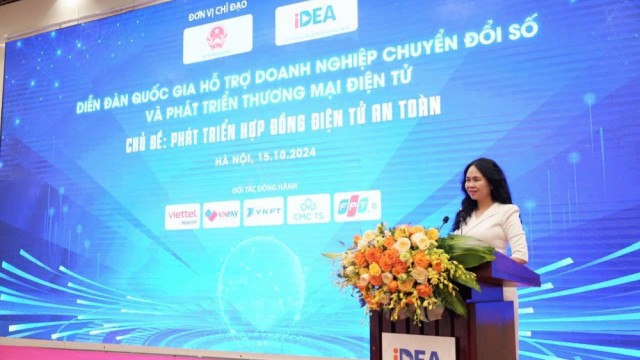 Diễn đàn hỗ trợ doanh nghiệp chuyển đổi số và phát triển thương mại điện tử với chủ đề “Phát triển hợp đồng điện tử an toàn”