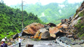 Thủ tướng yêu cầu tập trung phòng, chống, giảm thiệt hại do sạt lở đất, lũ quét