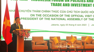 Thứ trưởng Nguyễn Sinh Nhật Tân tháp tùng Chủ tịch Quốc hội Vương Đình Huệ tham dự các hoạt động tại Indonesia