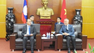 Thứ trưởng Trần Quốc Khánh tiếp, làm việc với Thứ trưởng Bộ Công Thương Lào