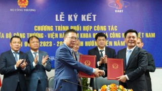 Lễ ký kết Chương trình phối hợp công tác giữa Bộ Công Thương và Viện Hàn lâm Khoa học và Công nghệ Việt Nam giai đoạn 2023 - 2026, định hướng đến năm 2030