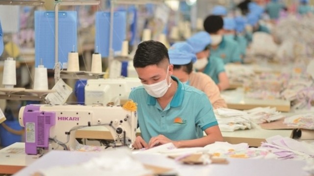 Nhiều đơn hàng dệt may chuyển sang Việt Nam